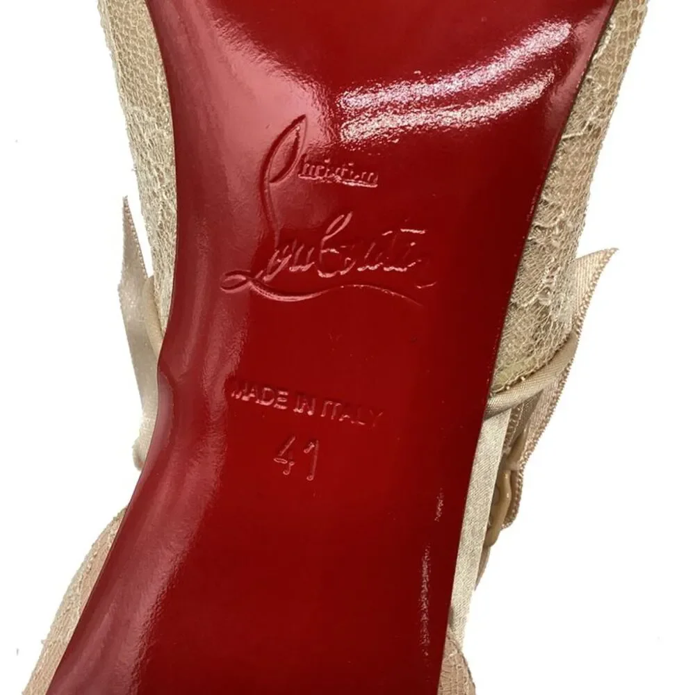 Christian Louboutin Chantilly Lace Hot Jeanbi 100 Pumps in Nude Satin